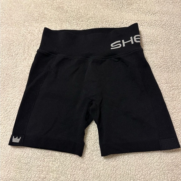 Shefit Seamless Scrunch Bootie High-Rise Bike Workout Shorts Black - Picture 6 of 16